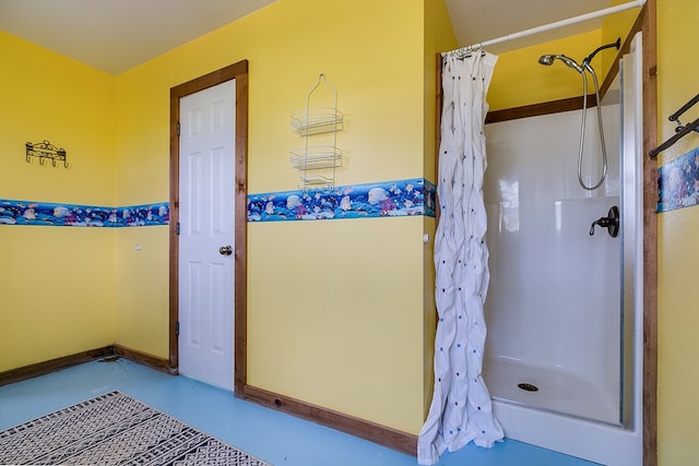 bathroom featuring a shower with curtain