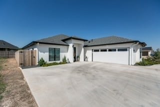 view of front facade with a garage