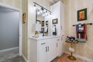 bathroom with vanity