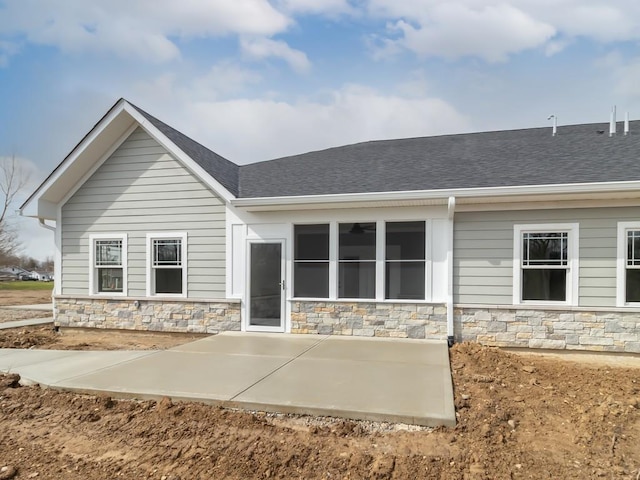 322 Blue River Dr, Knightstown, IN 46148