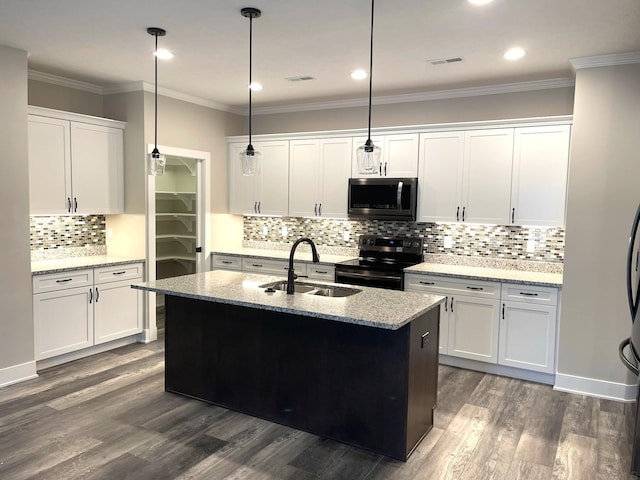 322 Blue River Dr, Knightstown, IN 46148