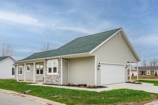 view of front facade with a garage