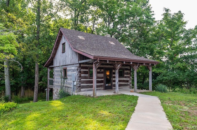 exterior space featuring a yard