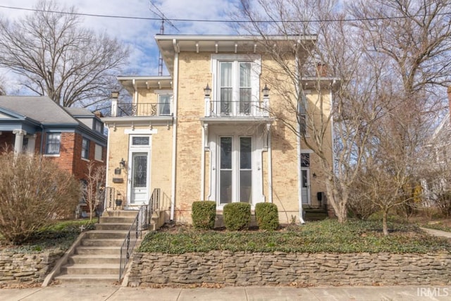 view of italianate home