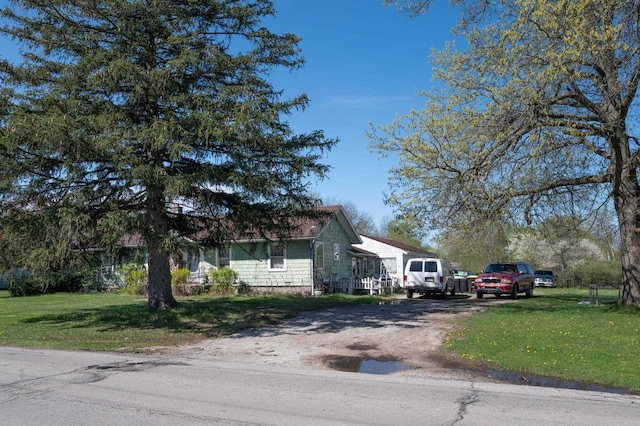 view of front of house with a front yard