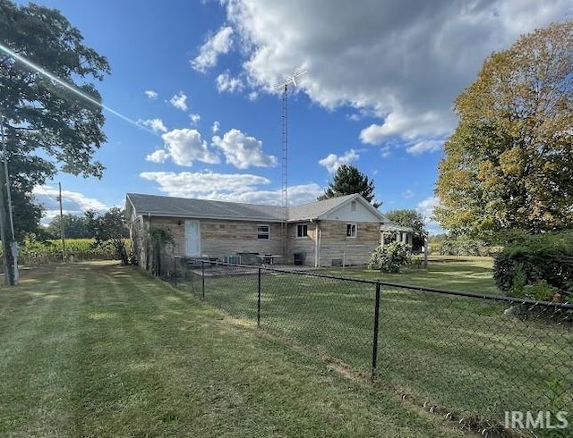 260 Lyons Ln, Heltonville, IN 47436 - view of yard