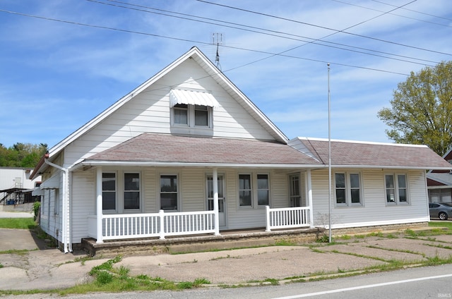 view of front of house featuring a porch