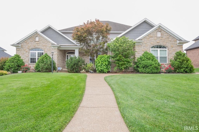 view of front of house featuring a front yard