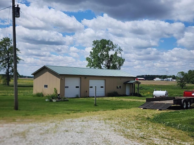 exterior space featuring a yard