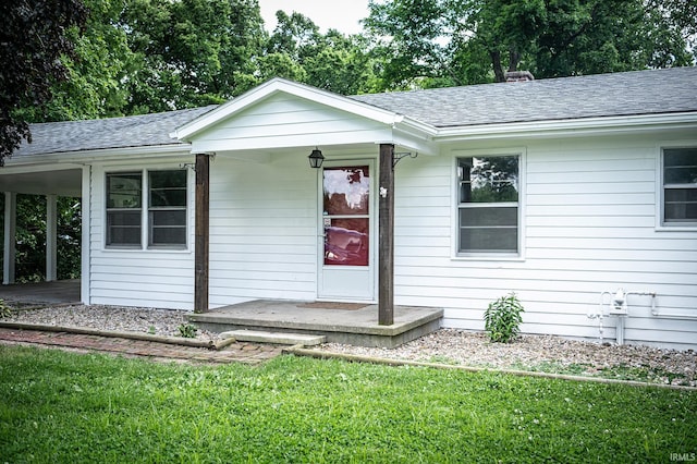 view of front of house with a front yard