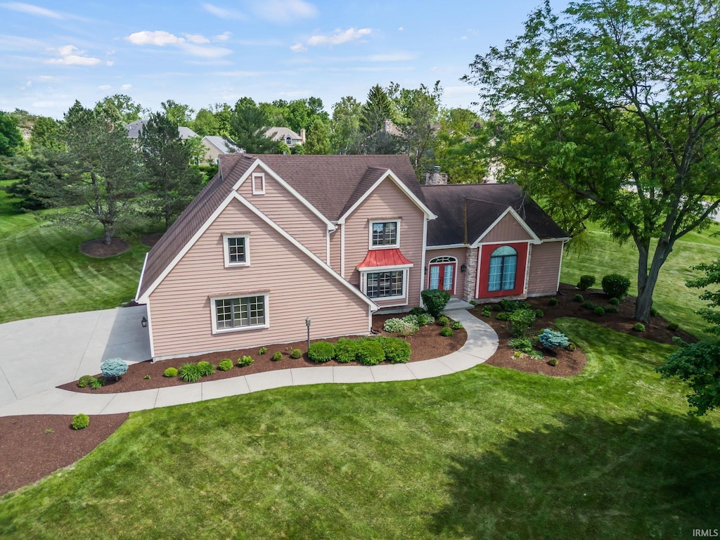 view of front of house with a front lawn