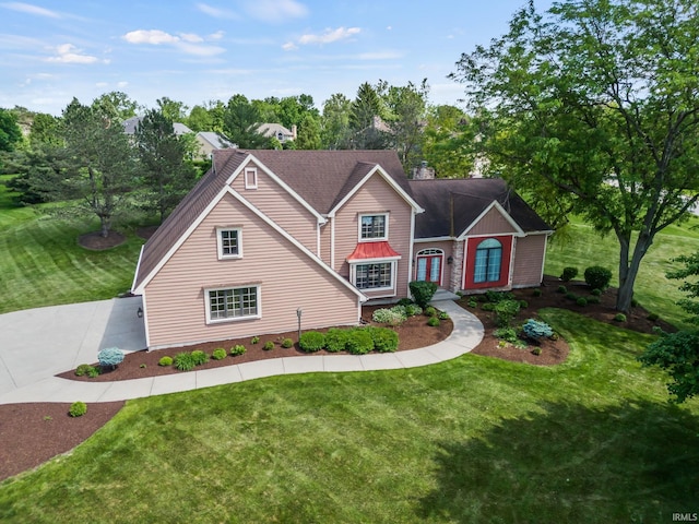 view of front of house with a front lawn