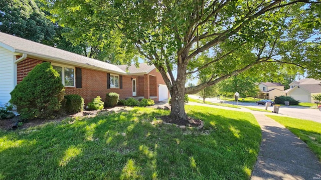 view of front of property with a front yard