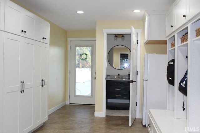 mudroom featuring sink