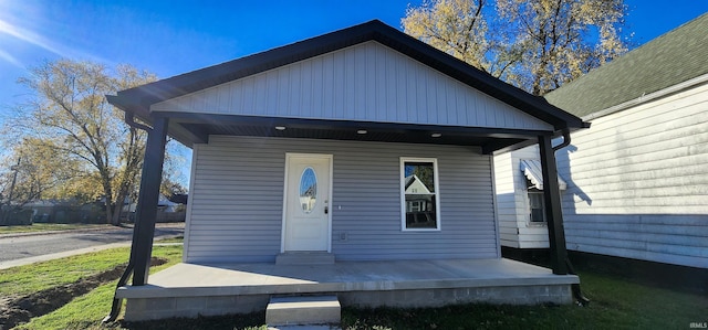 view of front of home featuring a porch