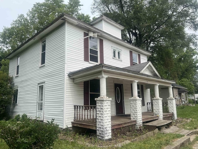 view of front of property with covered porch