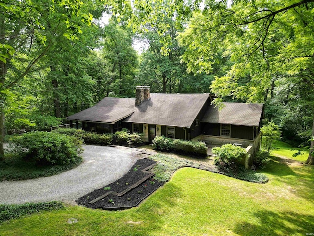 view of front of house with a front yard