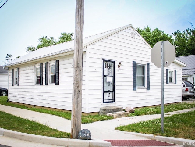 view of front of property