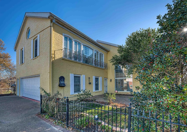 view of front of property featuring a garage