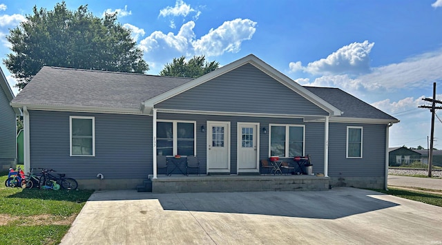 view of front of house featuring a porch