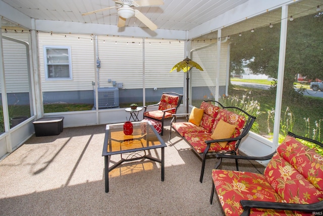 sunroom / solarium with ceiling fan