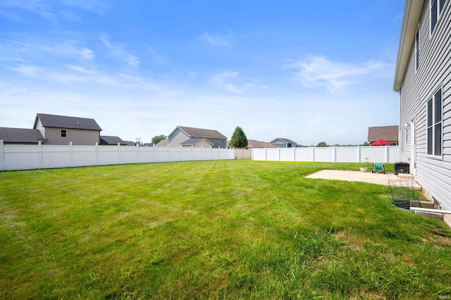 view of yard featuring a patio area