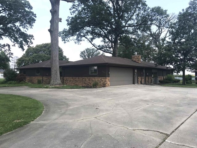 view of front facade with a garage