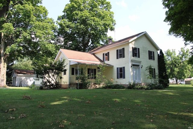 view of front of property with a front lawn