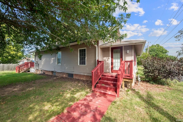 view of front of house featuring a front yard