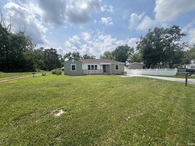 view of front of house with a front yard