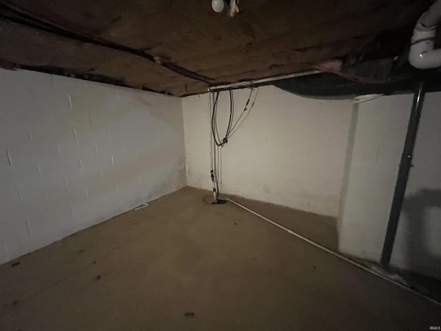 view of unfinished basement