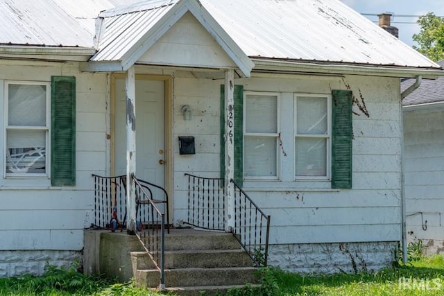 view of exterior entry