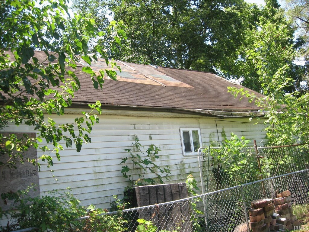 view of home's exterior