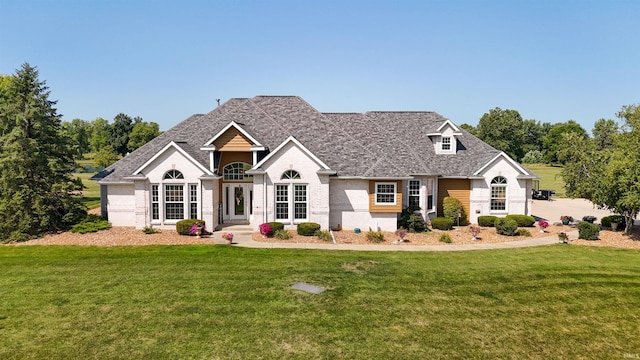 view of front facade featuring a front lawn