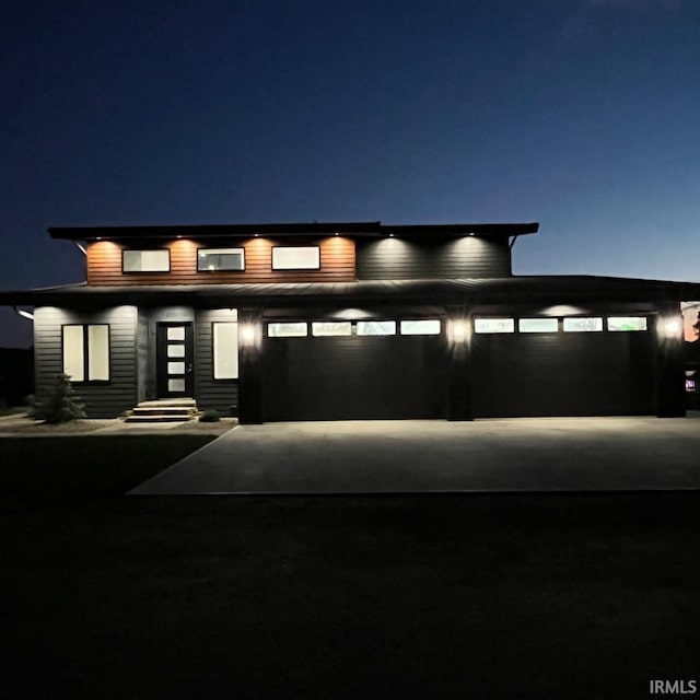 view of front of house featuring a garage