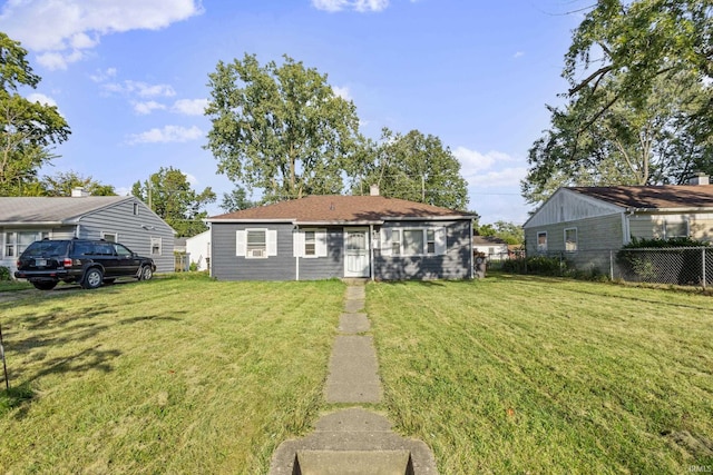 view of front of house featuring a front lawn