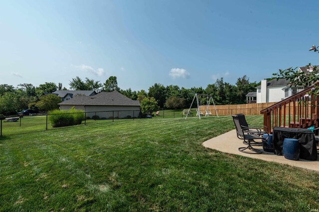 view of yard with a patio