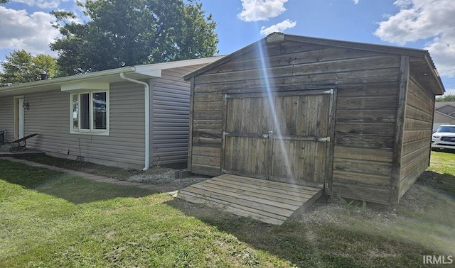 view of outbuilding with an outbuilding