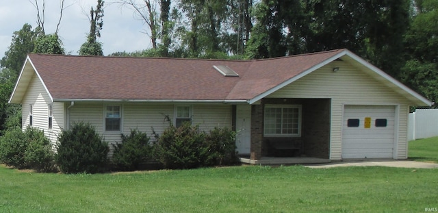 ranch-style home with a front yard