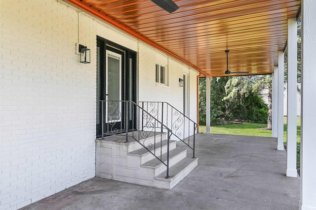 view of patio with ceiling fan