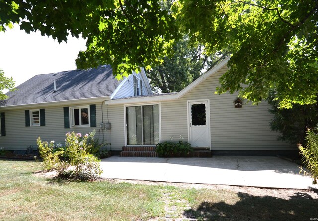 view of front of home featuring a patio area