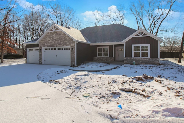 craftsman house featuring a garage