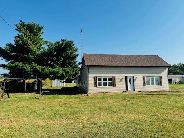 view of front of house featuring a front yard