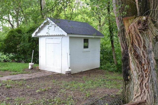 view of outdoor structure