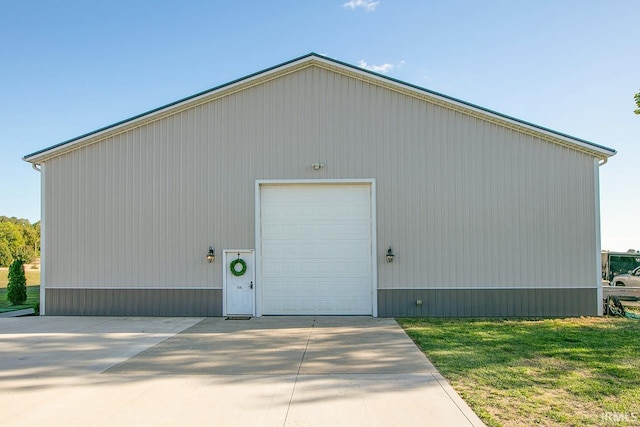 view of outdoor structure with a garage