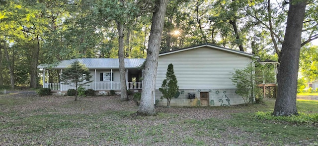 view of front of property with covered porch