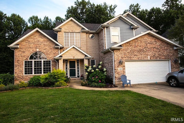 view of front of home featuring a front yard