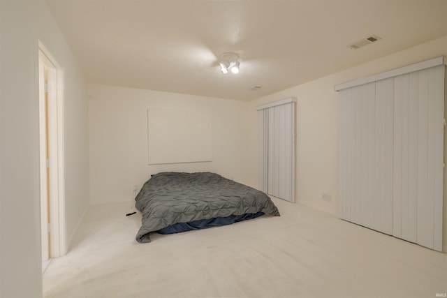 bedroom featuring carpet flooring