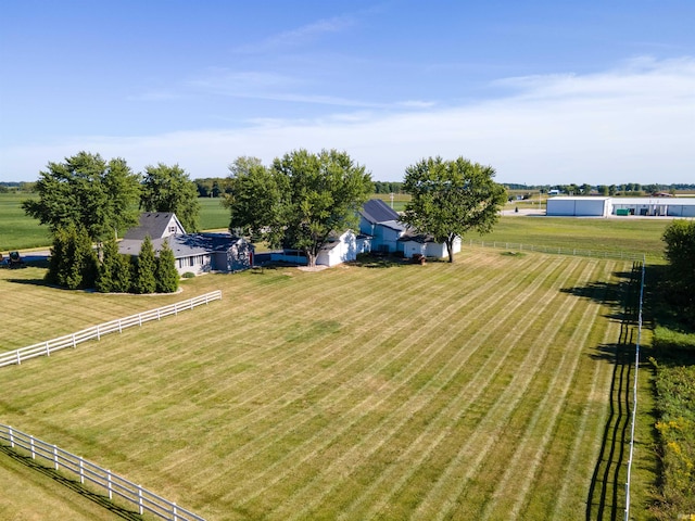 view of yard featuring a rural view