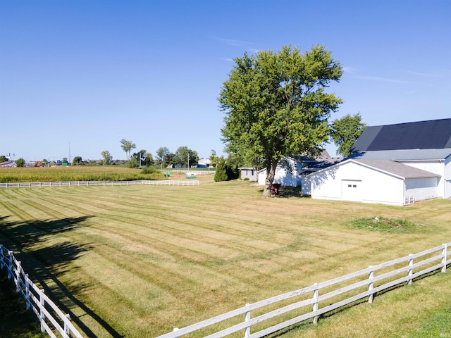 view of yard featuring a rural view